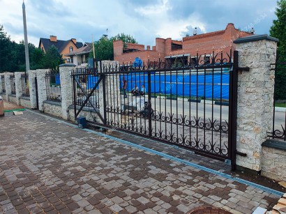 Кованые ворота откатные Арт.ВХКО-33 купить в Москве