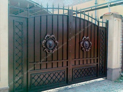 Распашные ворота металлические красивые фото купить в Москве