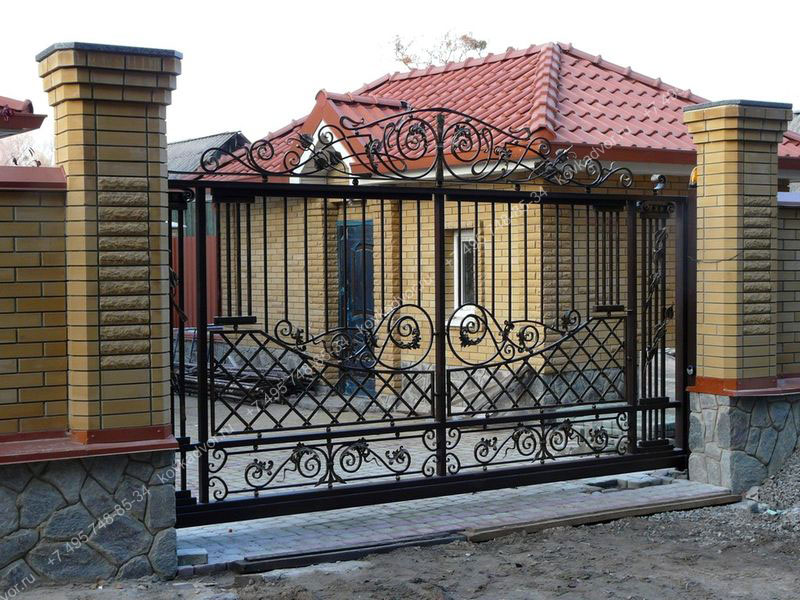 Кованые ворота откатные Арт.ВГКО-06 купить в Москве